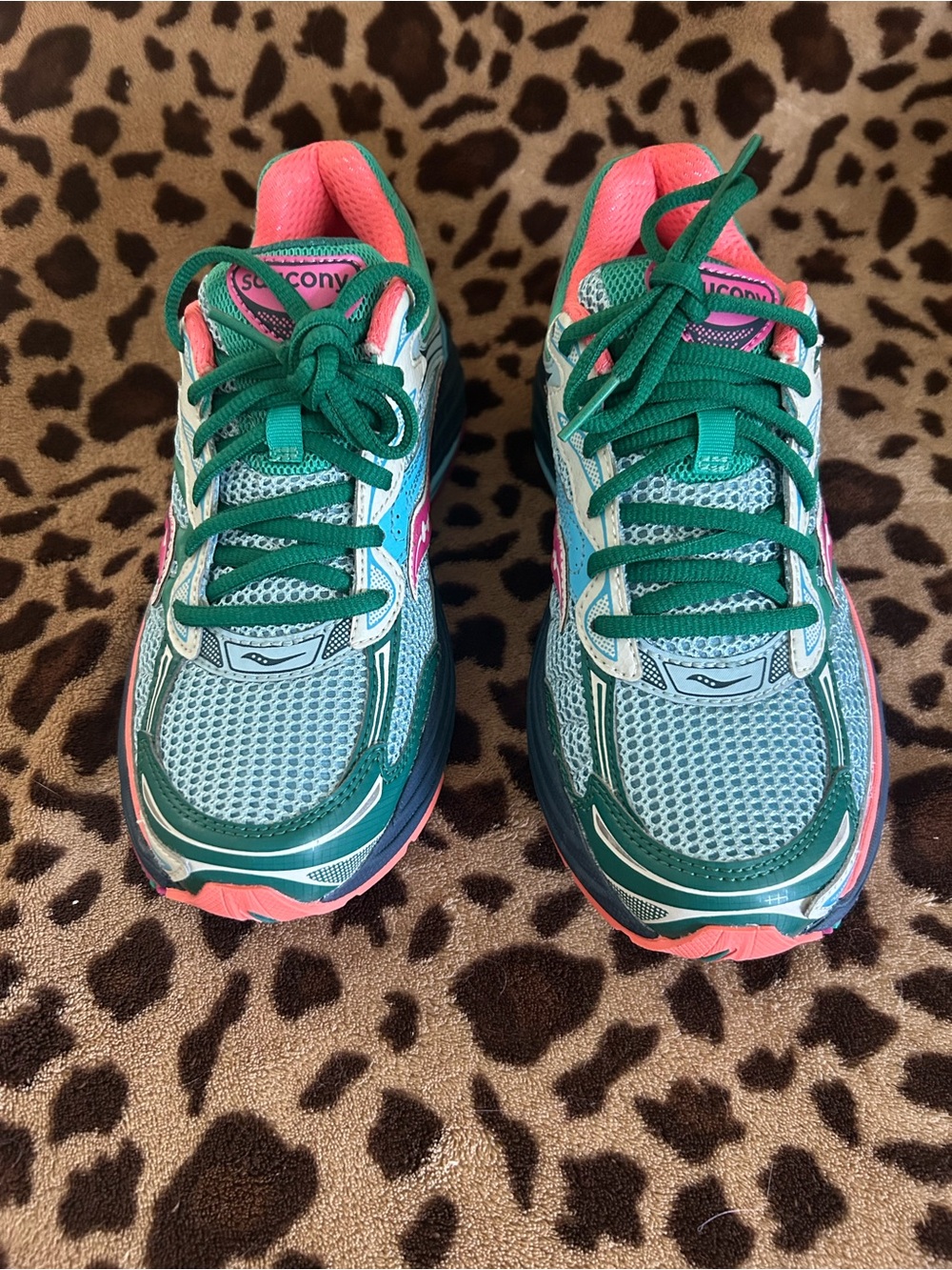 Saucony ProGrid Omni 9 Women’s Sneakers – Size 7 – Teal & Pink